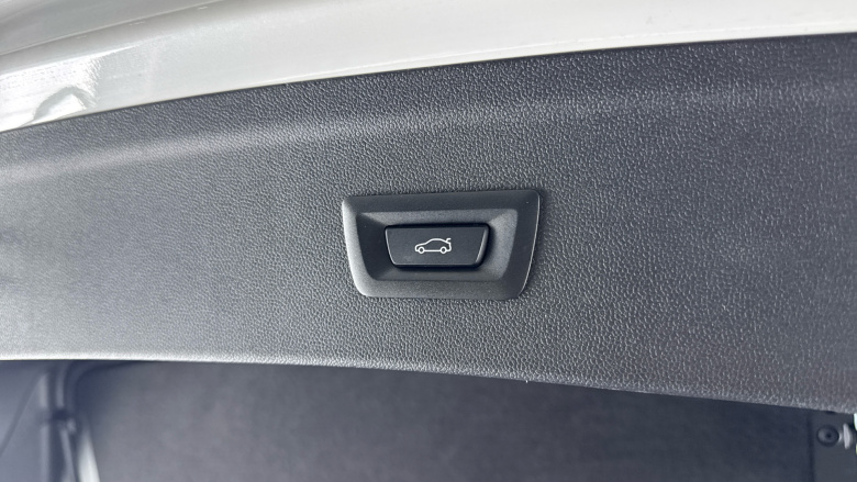 BMW iX 240kW xDrive40 M Sport 76.6kWh 5dr Auto Electric Estate